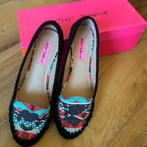 Betsey Johnson Flats
